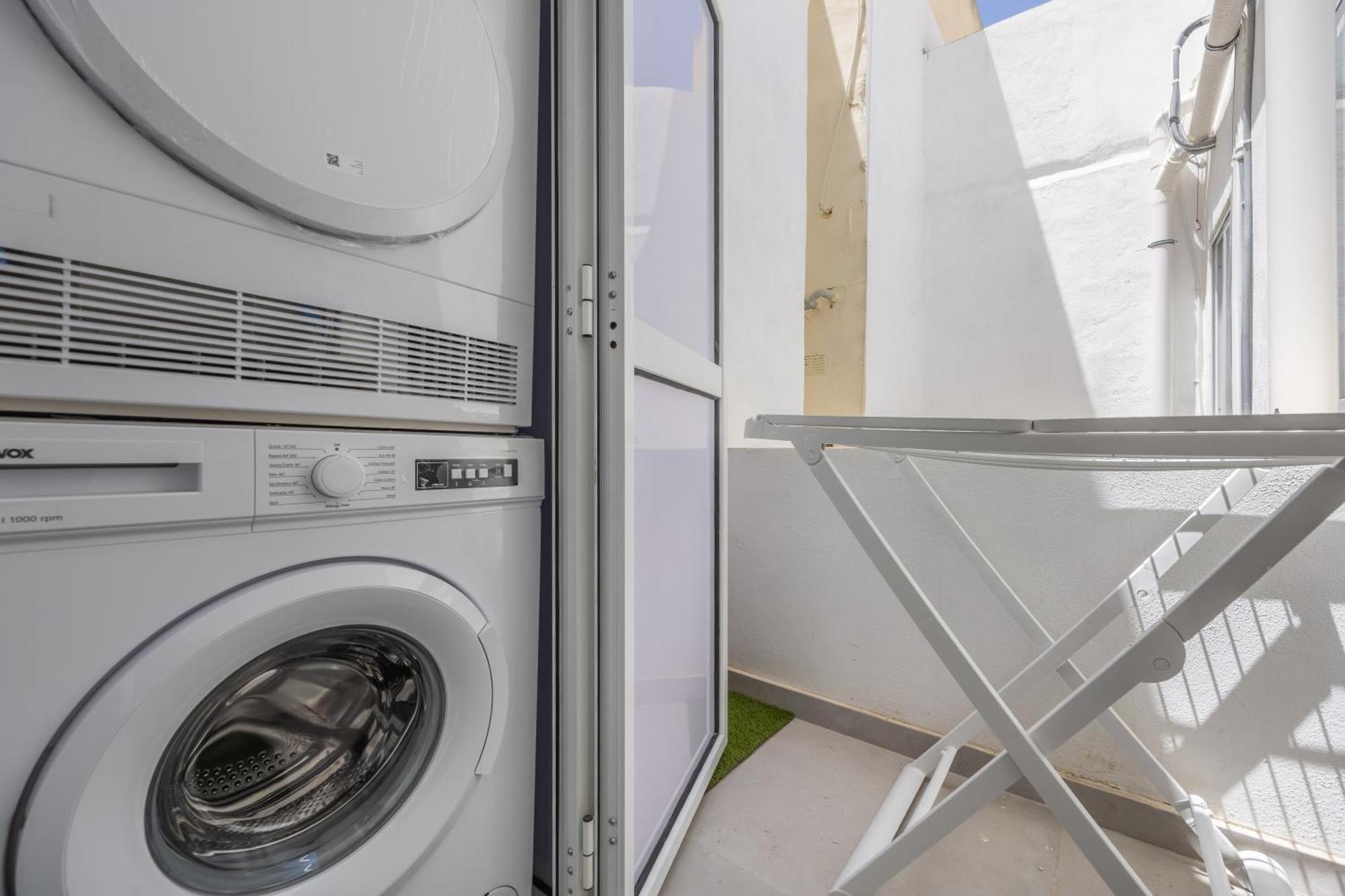 Sleek & Stylish 2Br Accommodation With Large Private Terrace - Close To Saint Julian'S & Tigne Shopping Mall Sliema Luaran gambar