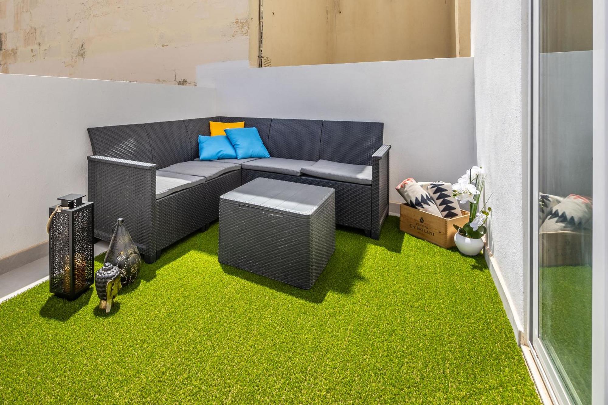 Sleek & Stylish 2Br Accommodation With Large Private Terrace - Close To Saint Julian'S & Tigne Shopping Mall Sliema Luaran gambar
