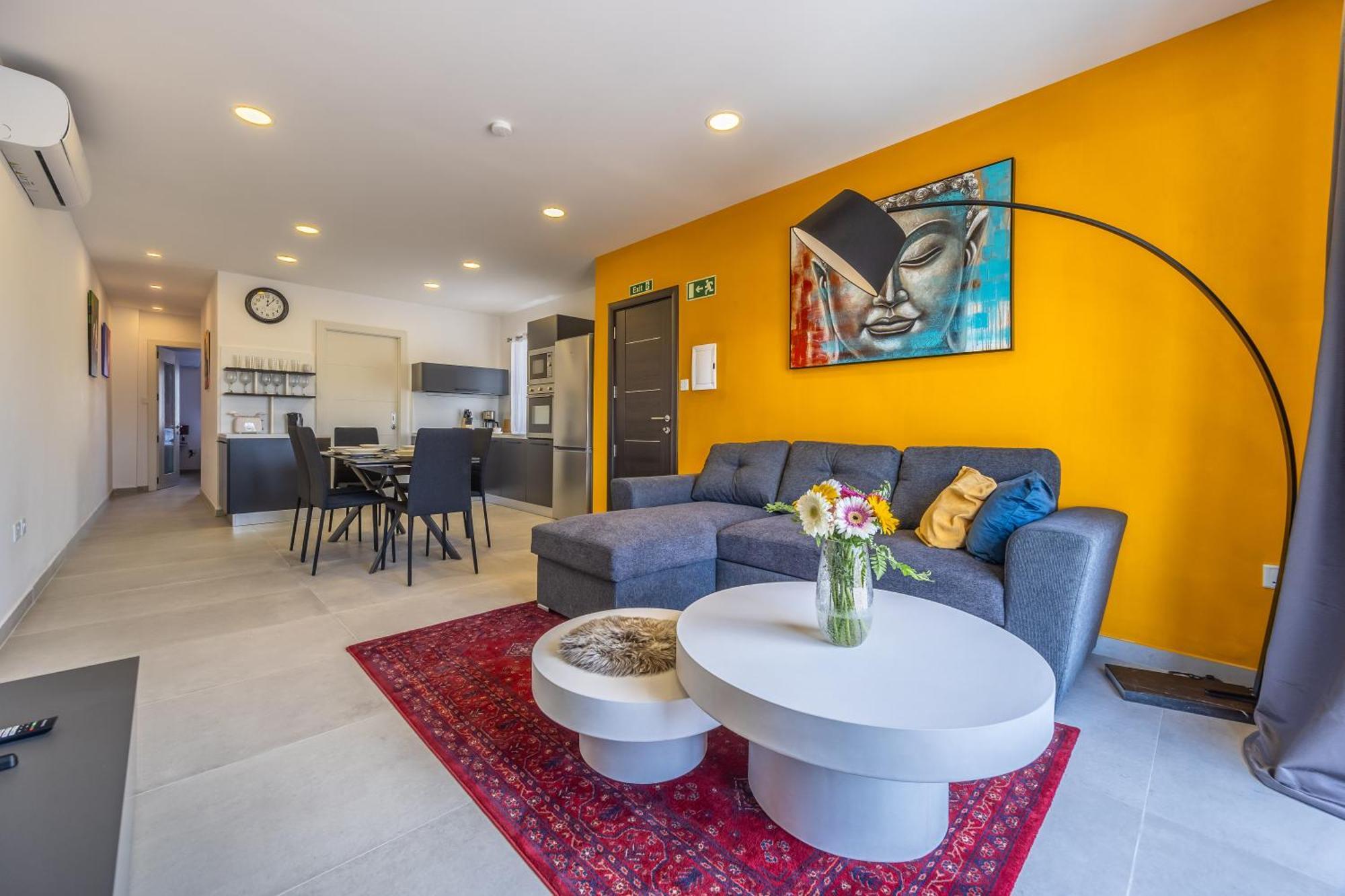 Sleek & Stylish 2Br Accommodation With Large Private Terrace - Close To Saint Julian'S & Tigne Shopping Mall Sliema Luaran gambar
