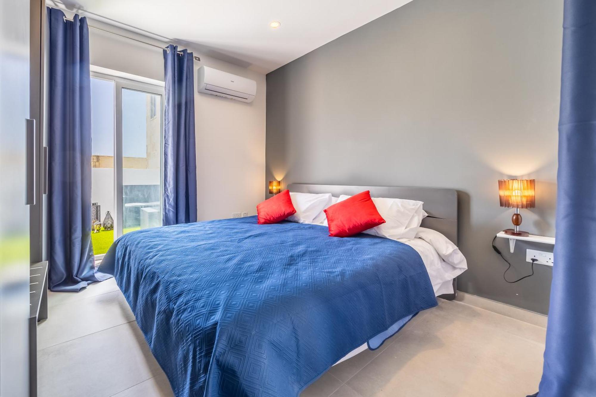 Sleek & Stylish 2Br Accommodation With Large Private Terrace - Close To Saint Julian'S & Tigne Shopping Mall Sliema Luaran gambar